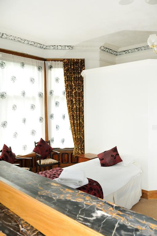 Balmoral Guest House Дарлингтън Екстериор снимка